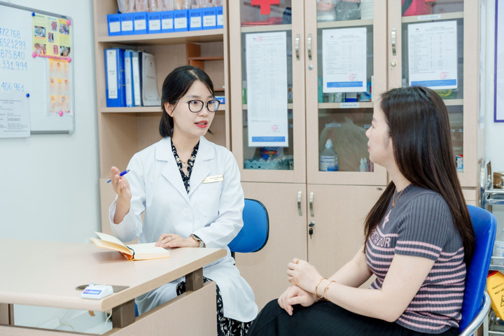 Đội ngũ chuyên gia, bác sĩ Vinmec tư vấn 1-1 tại trường hoặc trực tuyến.