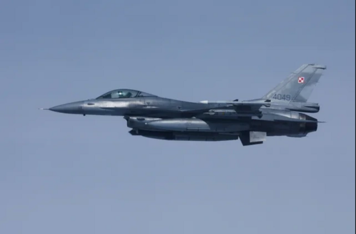 Máy bay chiến đấu F-16 do Mỹ chế tạo được cho là sẽ mang lại cho Ukraine lợi thế trước Nga. (Ảnh: Reuters)
