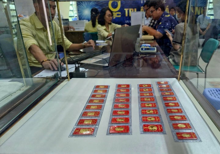 ឆ្នាំ 2024 គឺជាឆ្នាំដំបូងក្នុងរយៈពេលជាង 10 ឆ្នាំដែល SJC ទទួលបានប្រាក់ចំណេញបន្ទាប់ពីពន្ធរហូតដល់ 283 ពាន់លានដុង។ (រូបភាព៖ Ha Linh)