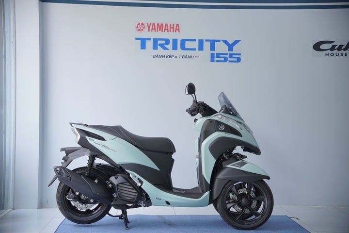 Cận cảnh mẫu xe tay ga Yamaha có bánh kép độc lạ - 4