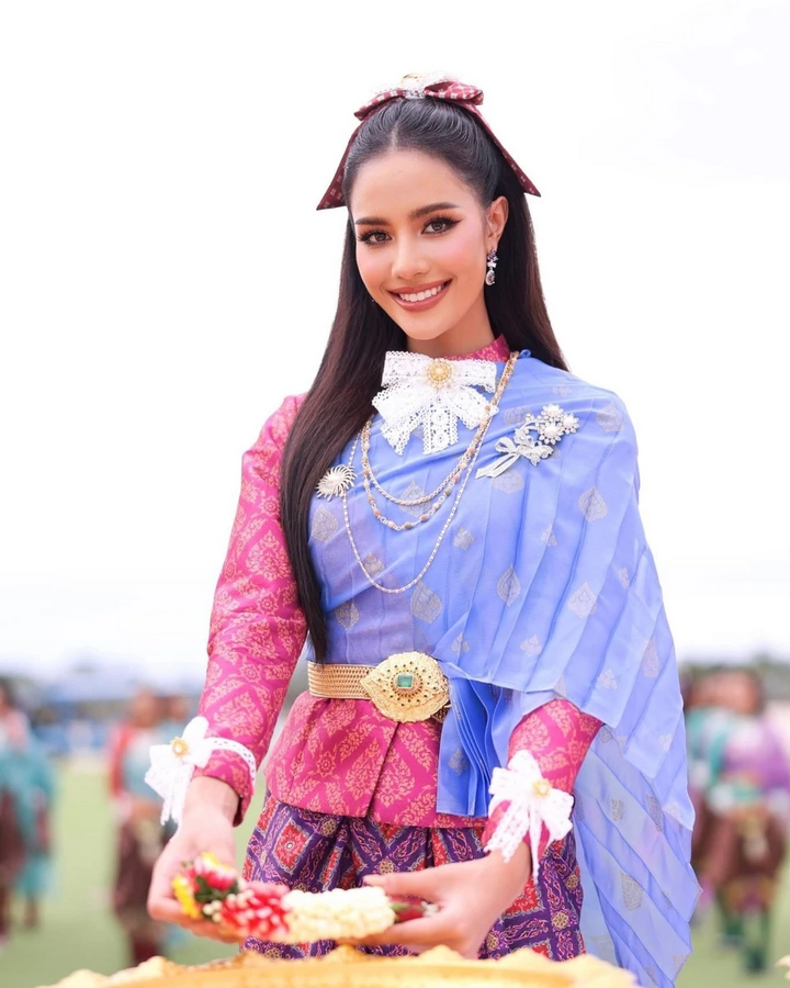 Tháng 11/2024, cô là thí sinh Thái Lan tại Miss Universe ở Mexico và giành vị trí á hậu 3 chung cuộc.