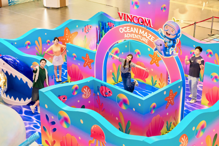 Thế giới đại dương thu nhỏ khiến cả các gia đình và bạn trẻ thích thú tại các Vincom Mega Mall.