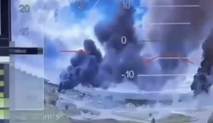 Ảnh chụp màn hình từ video về cuộc tấn công sân bay của Liên bang Nga được Cơ quan An ninh Ukraine (SBU) công bố vào ngày 1/6.