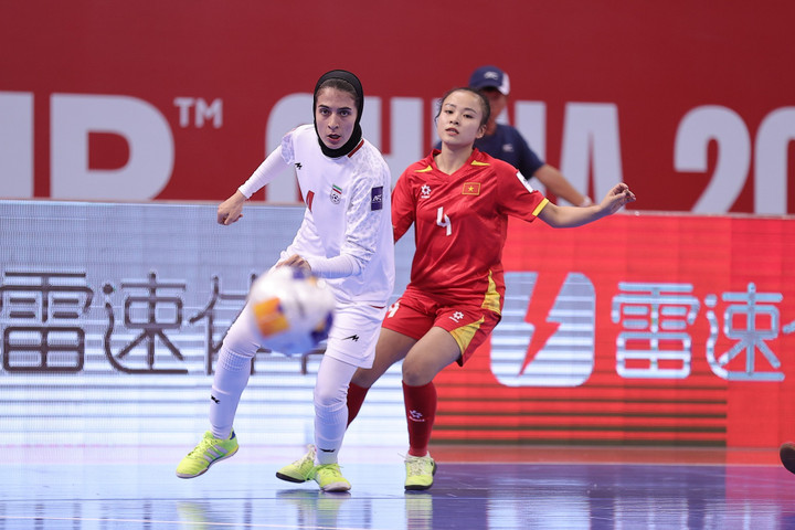 Các cầu thủ Iran không quyết tâm tấn công.