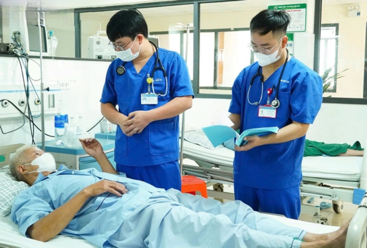 7 người vào viện cấp cứu, 1 bệnh nhân nguy kịch do nắng nóng gay gắt