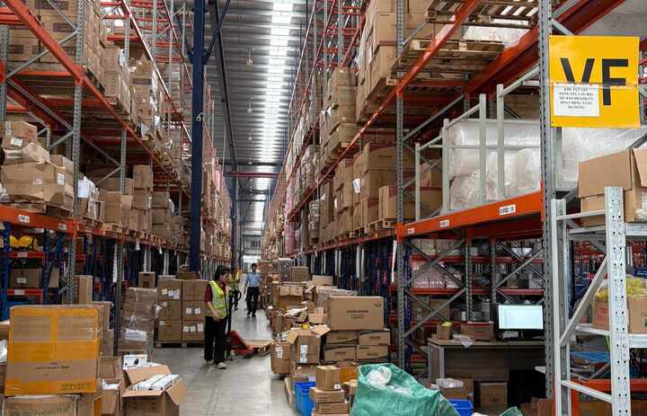 Gần 226.000 sản phẩm không rõ nguồn gốc bị lực lượng chức năng Bắc Ninh thu giữ tại Công ty cổ phần chuỗi cung ứng thương mại Á Châu. (Ảnh: QLTT Bắc Ninh)