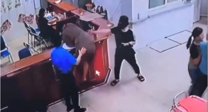 Người đàn ông đánh nhân viên y tế Bệnh viện Hữu nghị Đa khoa Nghệ An.