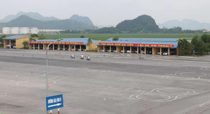 Đáp án đúng cho cả 3 câu hỏi có nội dung liên quan tới xe điện đều là 4 - các đáp án trong câu hỏi đều đúng.