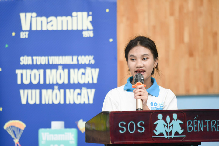 Không chỉ là những món quà, niềm vui trẻ thơ là được thể hiện tài năng, nói lên suy nghĩ, ước mơ và nhận được sự động viên, quan tâm và tình yêu thương của cộng đồng.