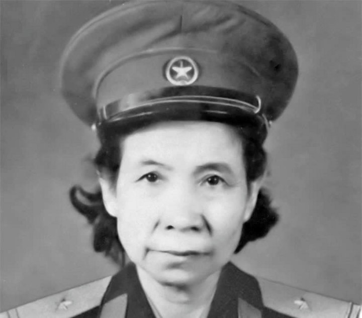 Female intelligence officer Dinh Thi Van (Photo archive)