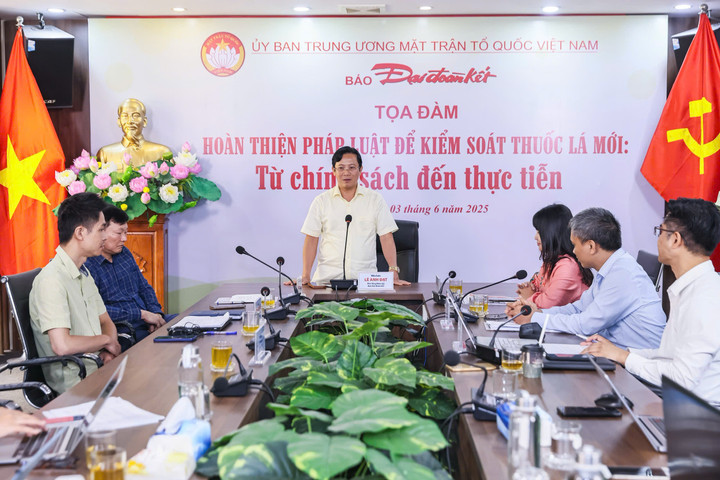 Toàn cảnh toạ đàm.
