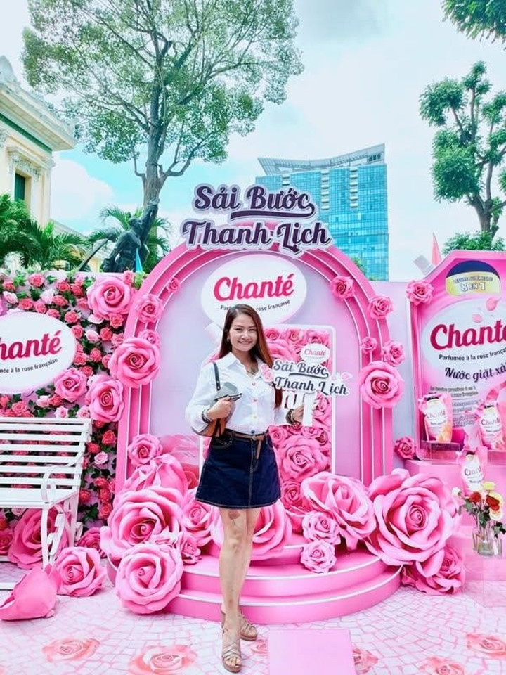 Người tham dự tự tin tạo dáng tại Booth Chanté.