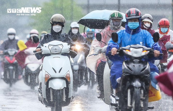 Hôm nay, miền Bắc tiếp diễn mưa dông. (Ảnh minh hoạ: Ngô Nhung)