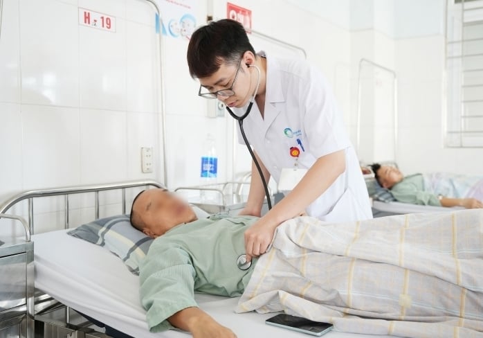 Bệnh nhân bị rối loạn điện giải, suy thận cấp do mất nước được điều trị tại Bệnh viện Bãi Cháy. (Ảnh: BVCC)