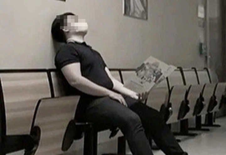 "Chết lặng" ngoài hành lang bệnh viện khi biết bị ung thư ở tuổi 30