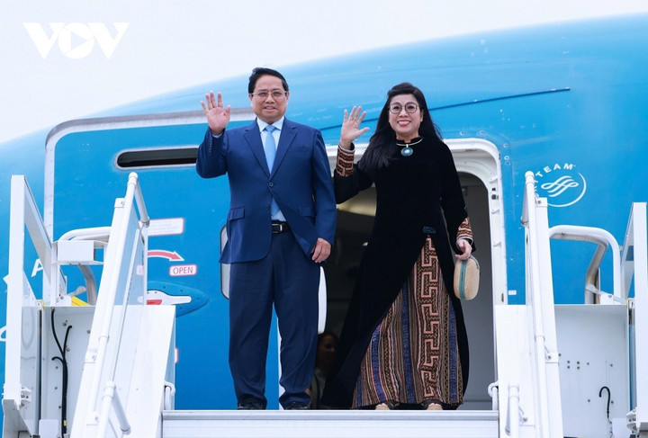 Thủ tướng Phạm Minh Chính và phu nhân đến sân bay Lennart Meri Tallinn, bắt đầu chuyến thăm chính thức Cộng hòa Estonia