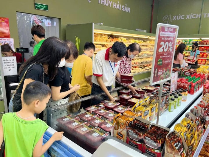 Thịt heo vẫn là thực phẩm ưu tiên tiêu dùng của người Việt. (Ảnh: Dạ Lý)