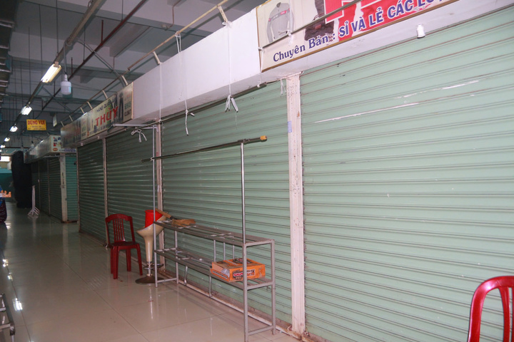 Sợ bị kiểm tra, hàng trăm ki-ốt ở chợ Buôn Ma Thuột đồng loạt đóng cửa