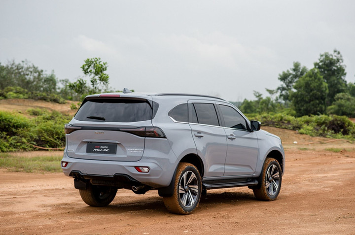 Isuzu mu-X 2025 ra mắt Việt Nam, giá cao nhất gần 1,27 tỷ đồng - 2