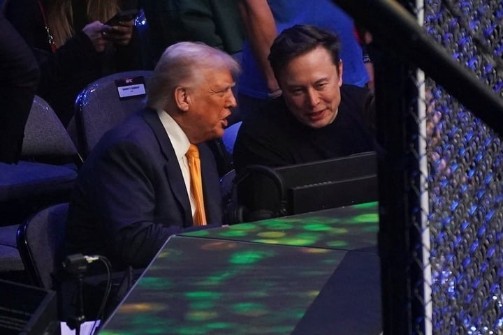 Tổng thống Mỹ Donald Trump và Elon Musk trong một sự kiện. (Ảnh: Reuters)
