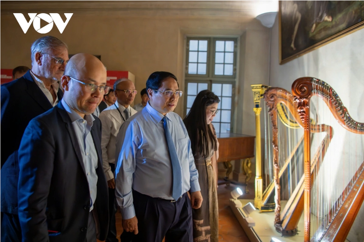 Thủ tướng Phạm Minh Chính và Phu nhân Lê Thị Bích Trân cùng đoàn đại biểu cấp cao Việt Nam thăm Bảo tàng Lascaris (Musée Palais Lascaris)