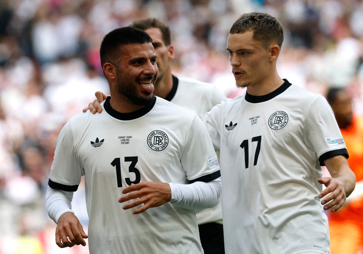 Undav (số 13) lập công.