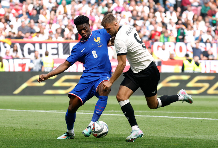 Sau khi Woltemade rời sân, Fullkrug cũng mờ nhạt.