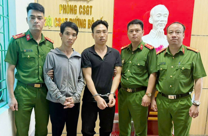 Khiêm và Chúc thời điểm bị Công an Nghệ An bắt giữ.