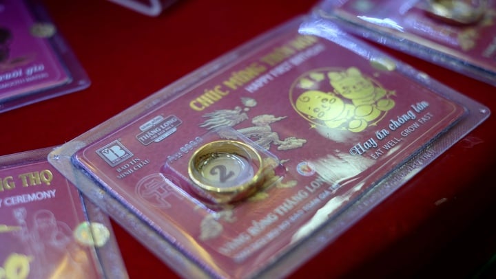 Giá vàng hôm nay lao dốc. (Ảnh: Công Hiếu).