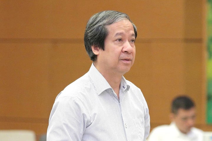 교육훈련부 장관 응우옌 킴 썬.