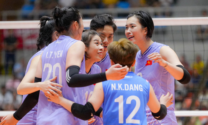 Đội tuyển Việt Nam vẫn giằng co với đối thủ ở đầu hiệp. (Ảnh: AVC)