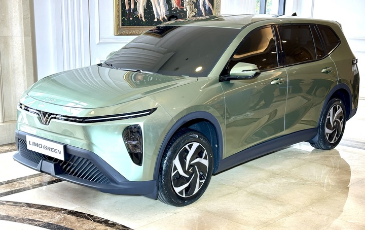 Limo Green vươn lên top đầu phân khúc MPV 7 chỗ.