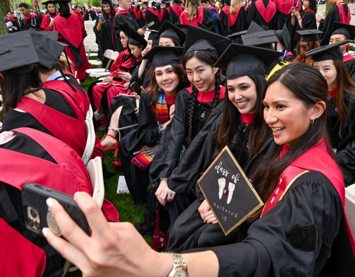 និស្សិតសាកលវិទ្យាល័យ Harvard ក្នុងពិធីបញ្ចប់ការសិក្សាឆ្នាំ 2024 ។ (រូបថត៖ សាកលវិទ្យាល័យ Harvard)