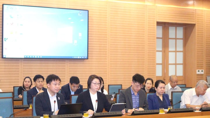 Quang cảnh buổi làm việc.