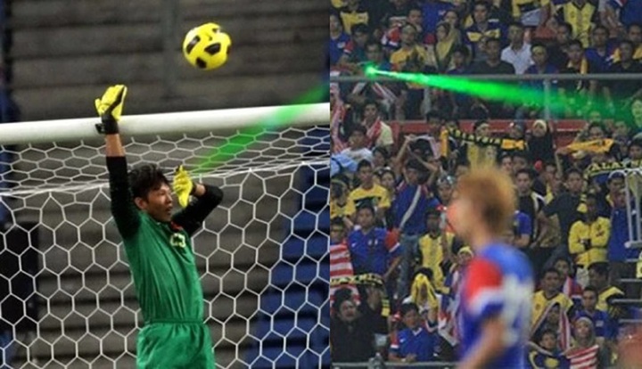 CĐV Malaysia từng dùng chiêu trò bằng đèn laser với đội tuyển Việt Nam.