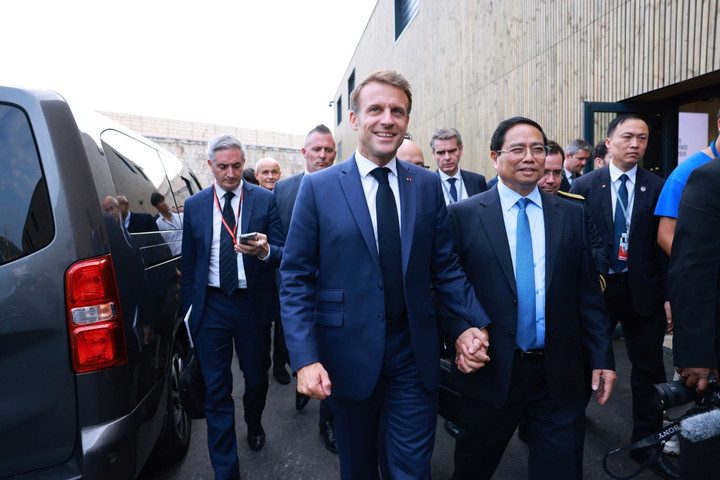 Thủ tướng Chính phủ Phạm Minh Chính và Tổng thống Pháp Emmanuel Macron. (Ảnh: VGP/Nhật Bắc)