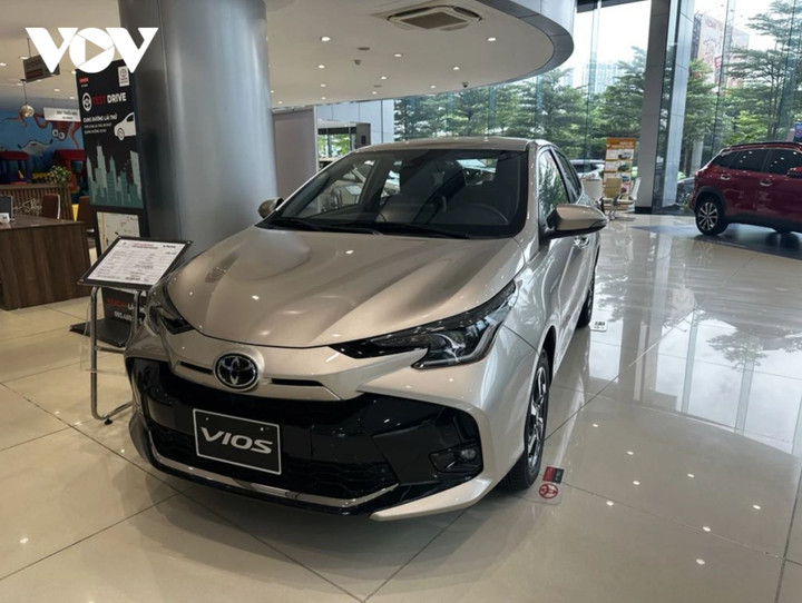 Dù là mẫu Sedan bán chạy của Toyota, nhưng trong tháng 6/2025, hãng xe Nhật Bản vẫn ưu đãi 50% phí trước bạ cho Vios.
