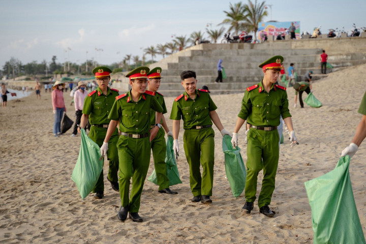 Chiến dịch “Cùng hành động vì biển xanh” nhận được sự hỗ trợ tích cực của chính quyền địa phương và các tổ chức tại nhiều điểm cầu.