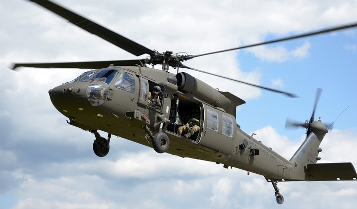 Trực thăng UH-60 Black Hawk.
