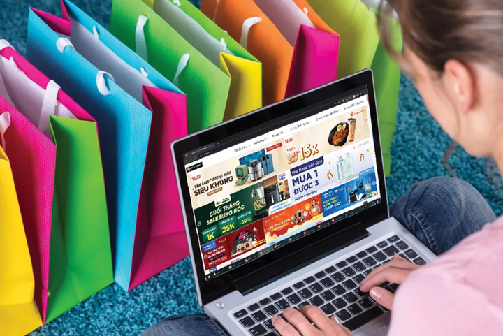 Sàn thương mại điện tử sẽ nộp thuế thay người bán hàng online từ 1/7. (Ảnh minh hoạ).