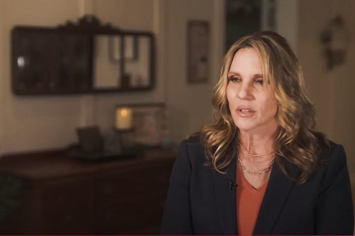 Tina quyết định chia sẻ trải nghiệm cận tử của mình thông qua cuốn sách.