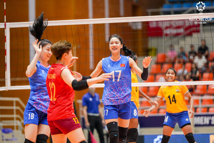 Đội tuyển Việt Nam giải quyết nhanh hiệp 1. (Ảnh: AVC)