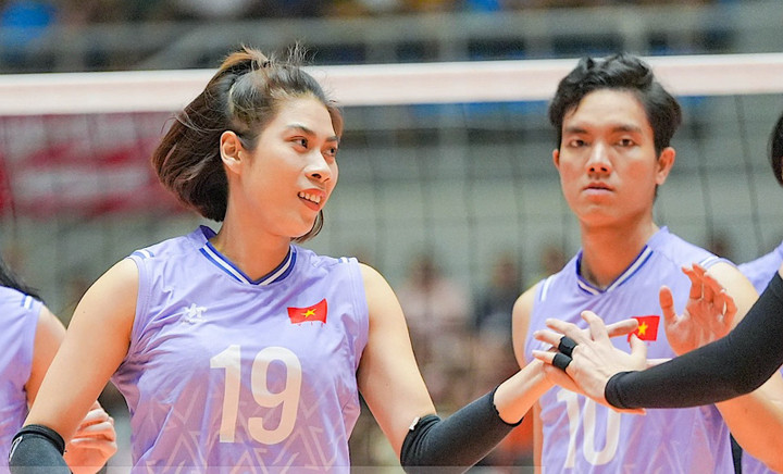 Đội tuyển bóng chuyền nữ Việt Nam đụng độ Australia.