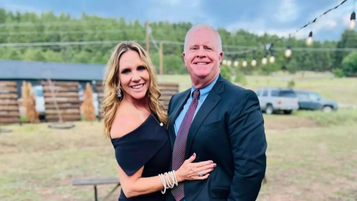 Hai vợ chồng Tina Hines.