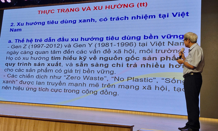 PGS. TS Phùng Chí Sỹ chia sẻ về xu hướng tiêu dùng xanh, có trạch nhiệm tại Việt Nam.