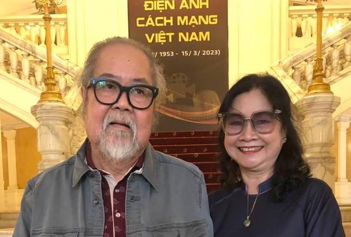 NSND Phạm Quang Vĩnh và diễn viên Diệu Thuần tại lễ kỷ niệm 70 điện ảnh cách mạng Việt Nam.