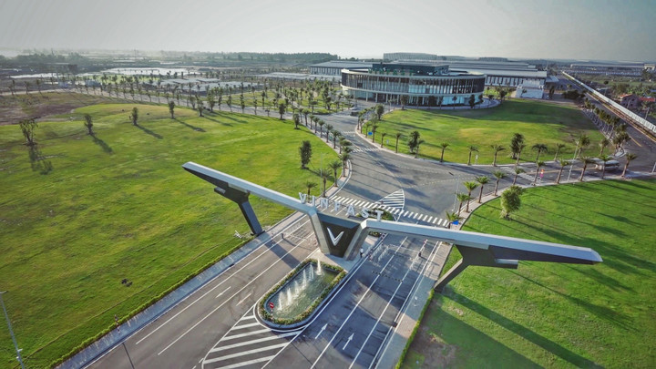 Từ con số 0, VinFast đã phát triển mạnh mẽ trở thành hãng xe đứng đầu thị trường Việt Nam và là hãng xe thuần điện duy nhất của khu vực Đông Nam Á.