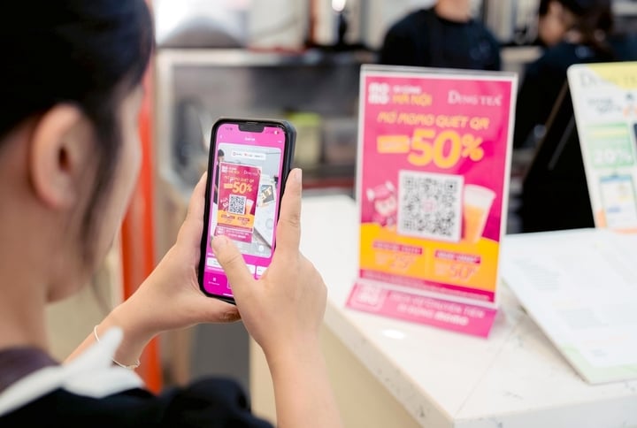 Cashless payments are popular everywhere. (Photo: D.V)