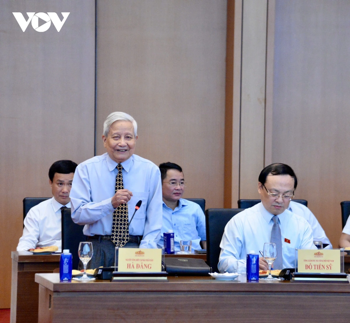 Nhà báo Hà Đăng chia sẻ tại cuộc Tọa đàm, gặp mặt các cơ quan báo chí Việt Nam.