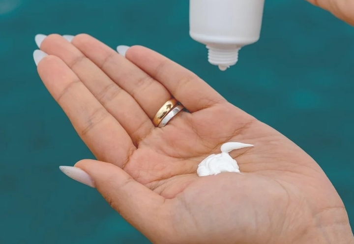 Mặt bỏng, da sạm vì tin kem "siêu chống nắng" giá 95.000 đồng trên mạng